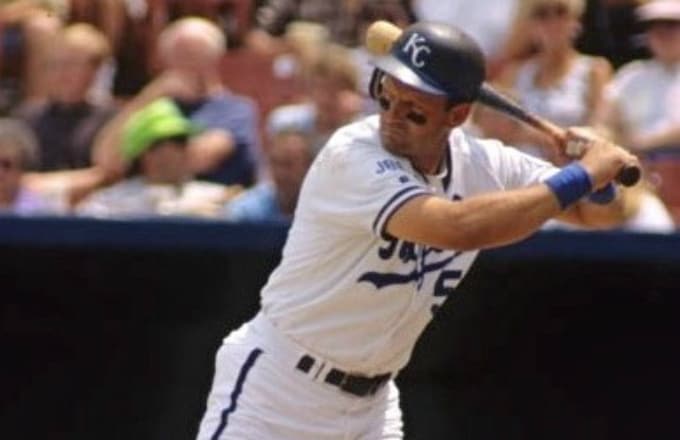George_Brett_1990_CROP_olh7cx