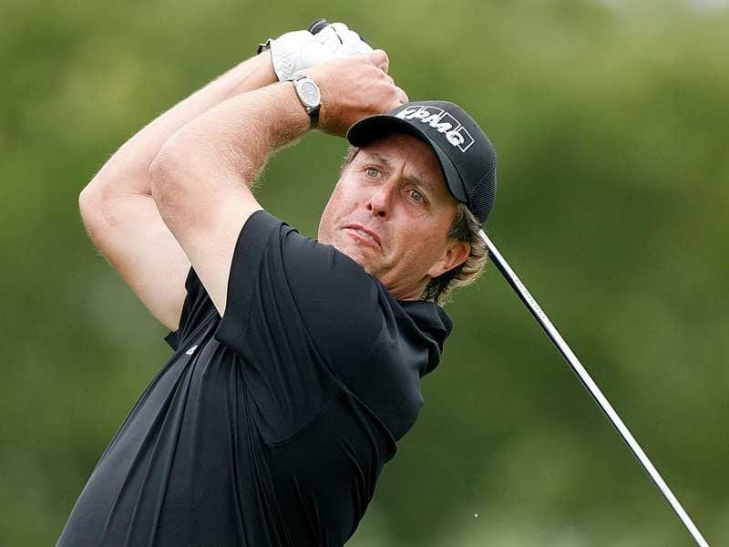 phil-mickelson-releases-half-hearted-apology-for-being-honest-about-hating-the-new-tax-hikes